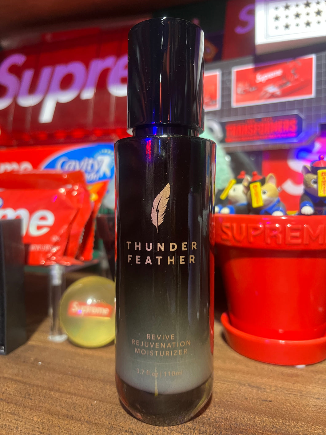Thunder frather face moisturizer